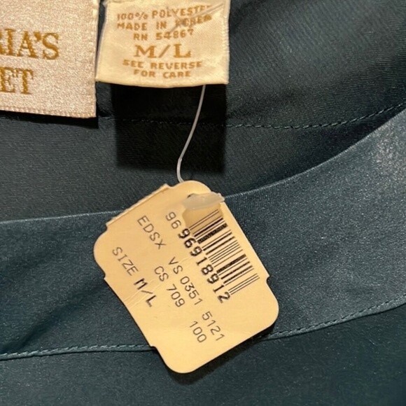 Vintage gold label Victoria Secret Hunter green satin night shirt NWT - Picture 4 of 6